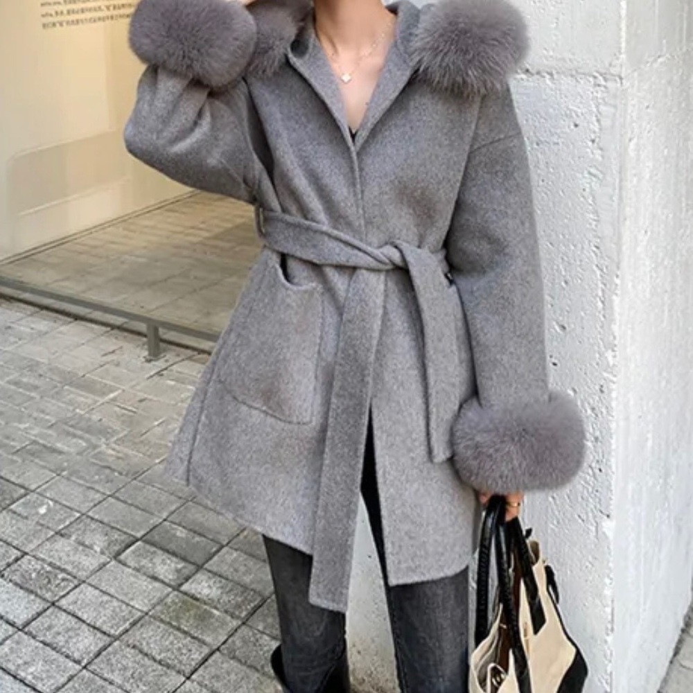 Grey women’s wool coat real fox fur hood detachable with pockets NWOT